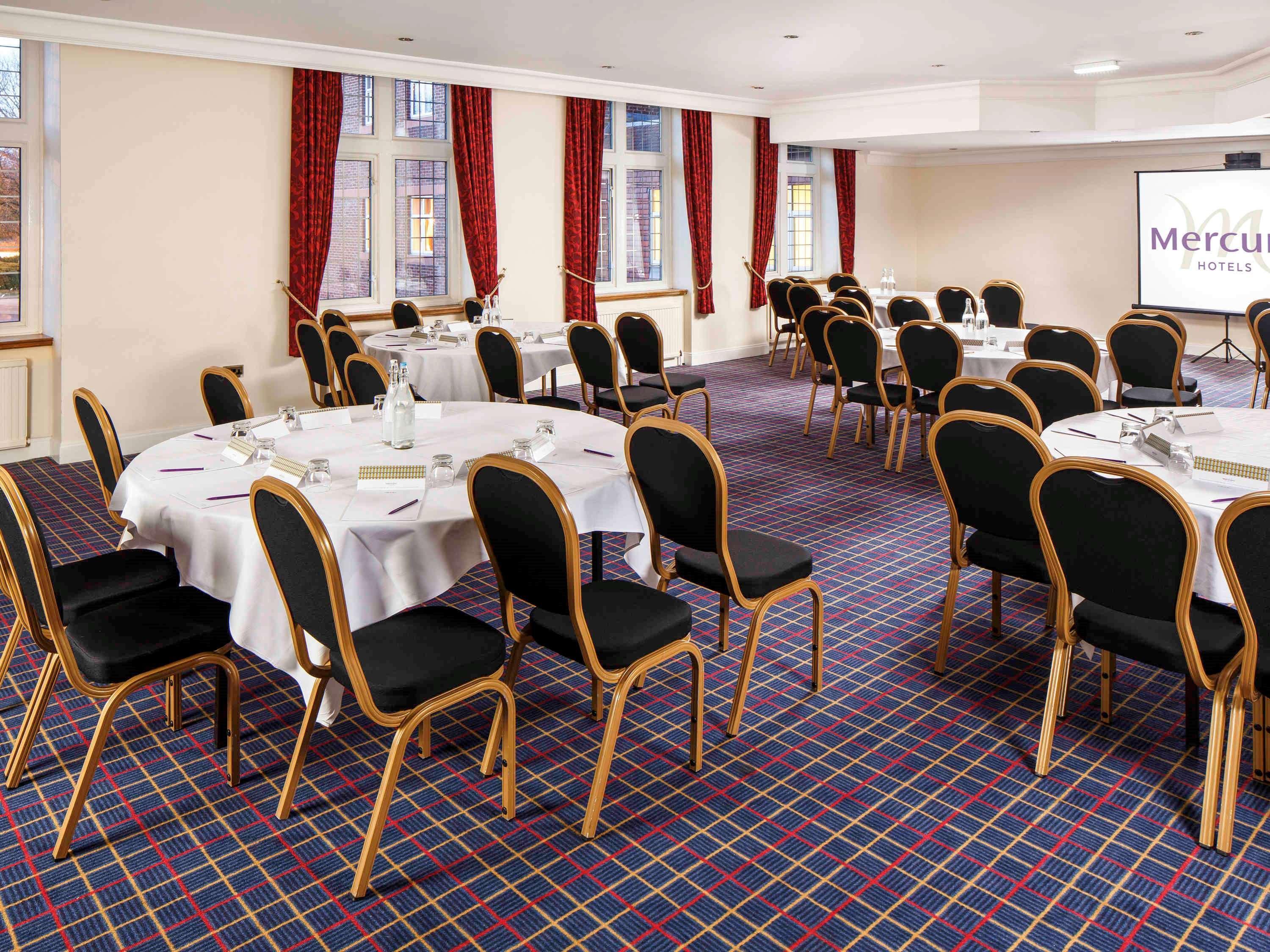 Hotel Mercure Leeds Parkway 3*