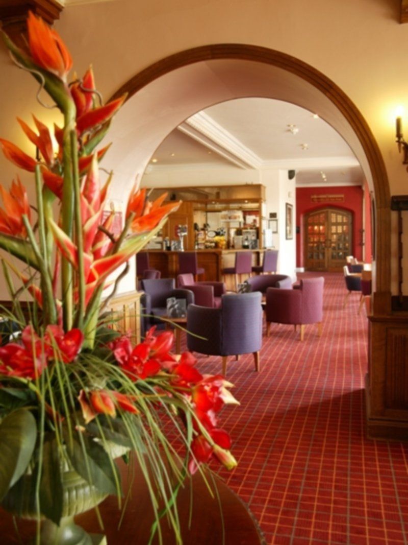 Mercure Leeds Parkway Hotel 3*