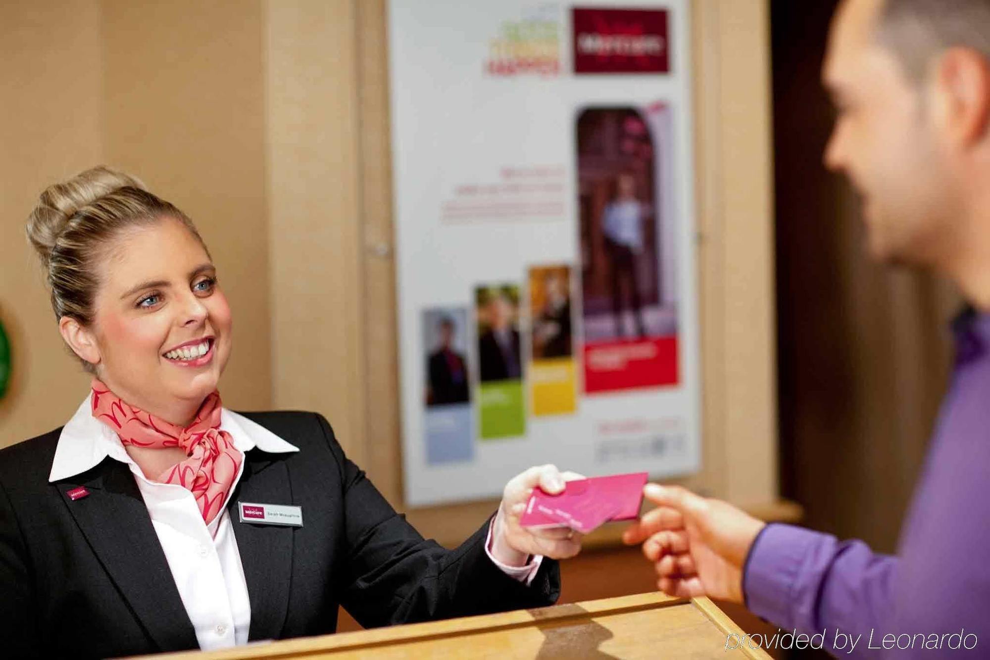 Mercure Leeds Parkway 3*