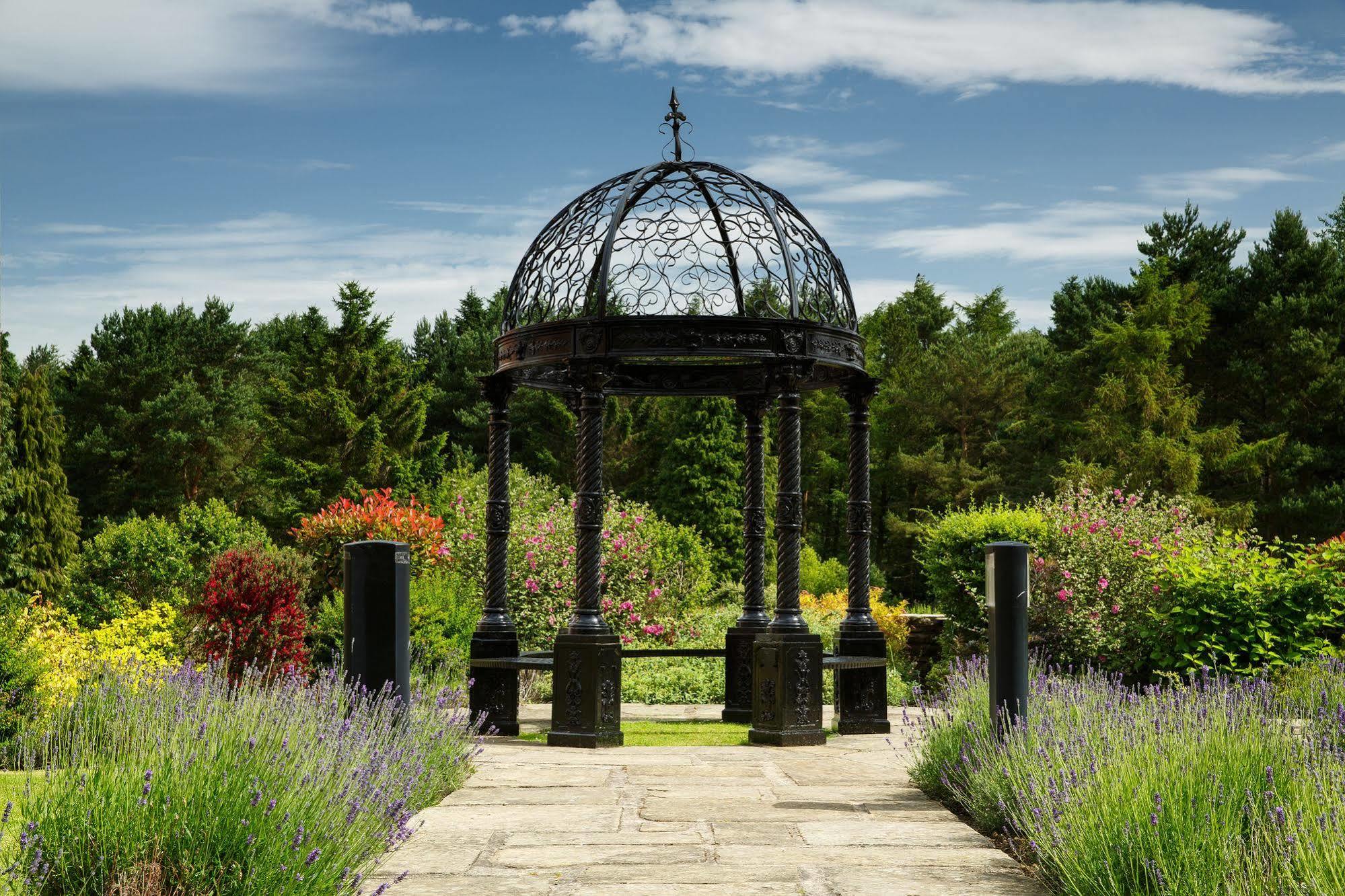 Mercure Leeds Parkway 3*