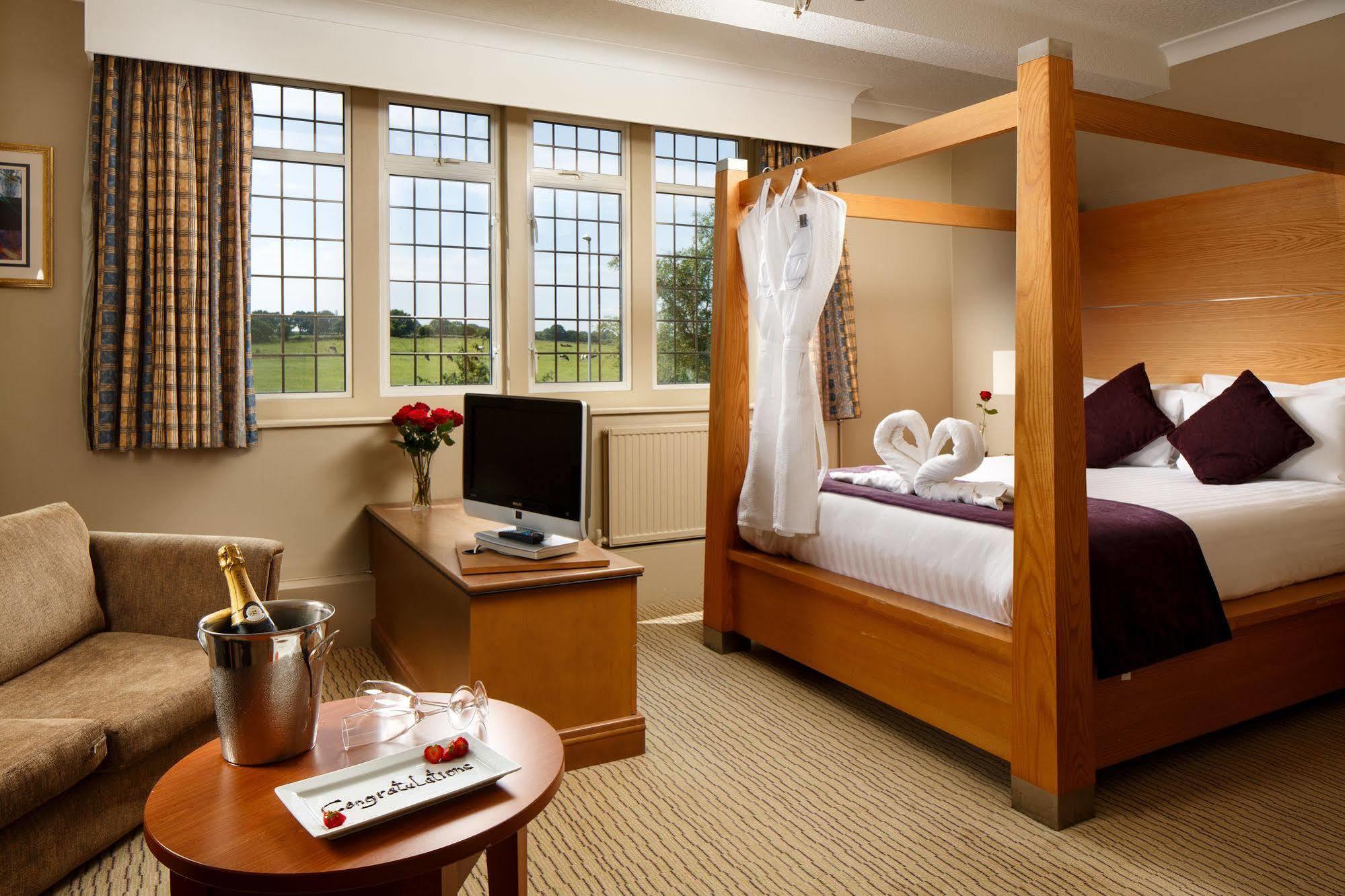 Mercure Leeds Parkway Hotel
